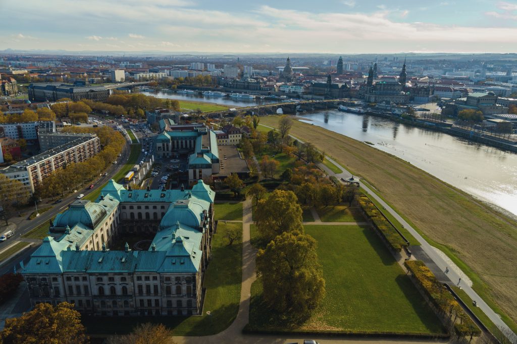 Dresden Bellevue Bilderberg Hotel von oben