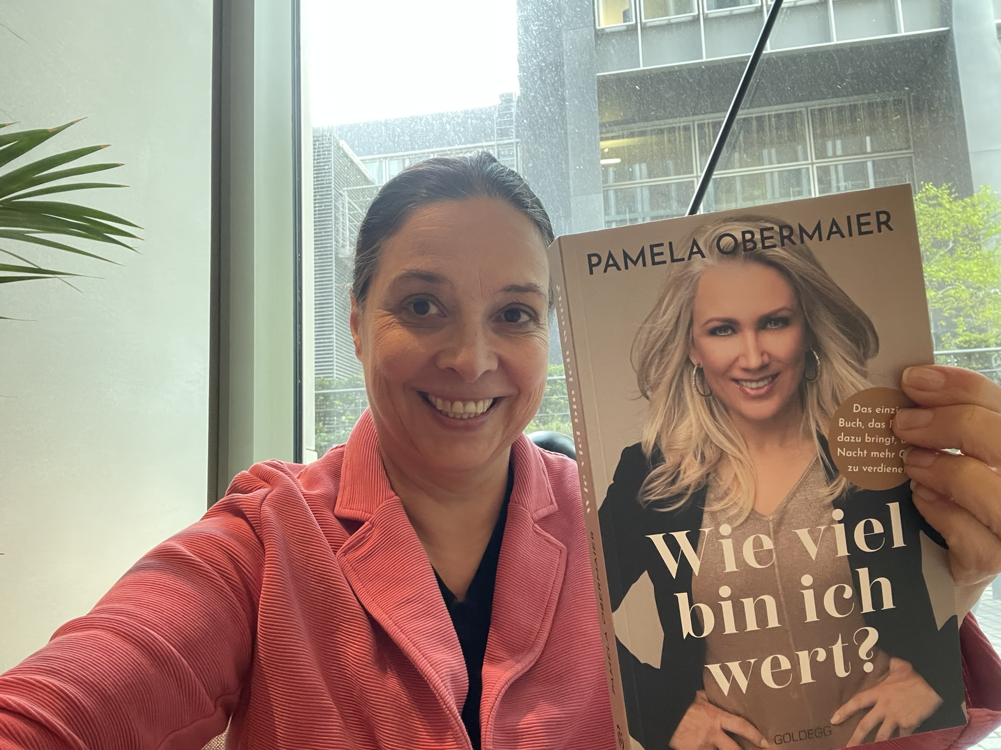 Birgit Hass präsentiert Daniela Obermaier´s Buch Wie viel bin ich wert