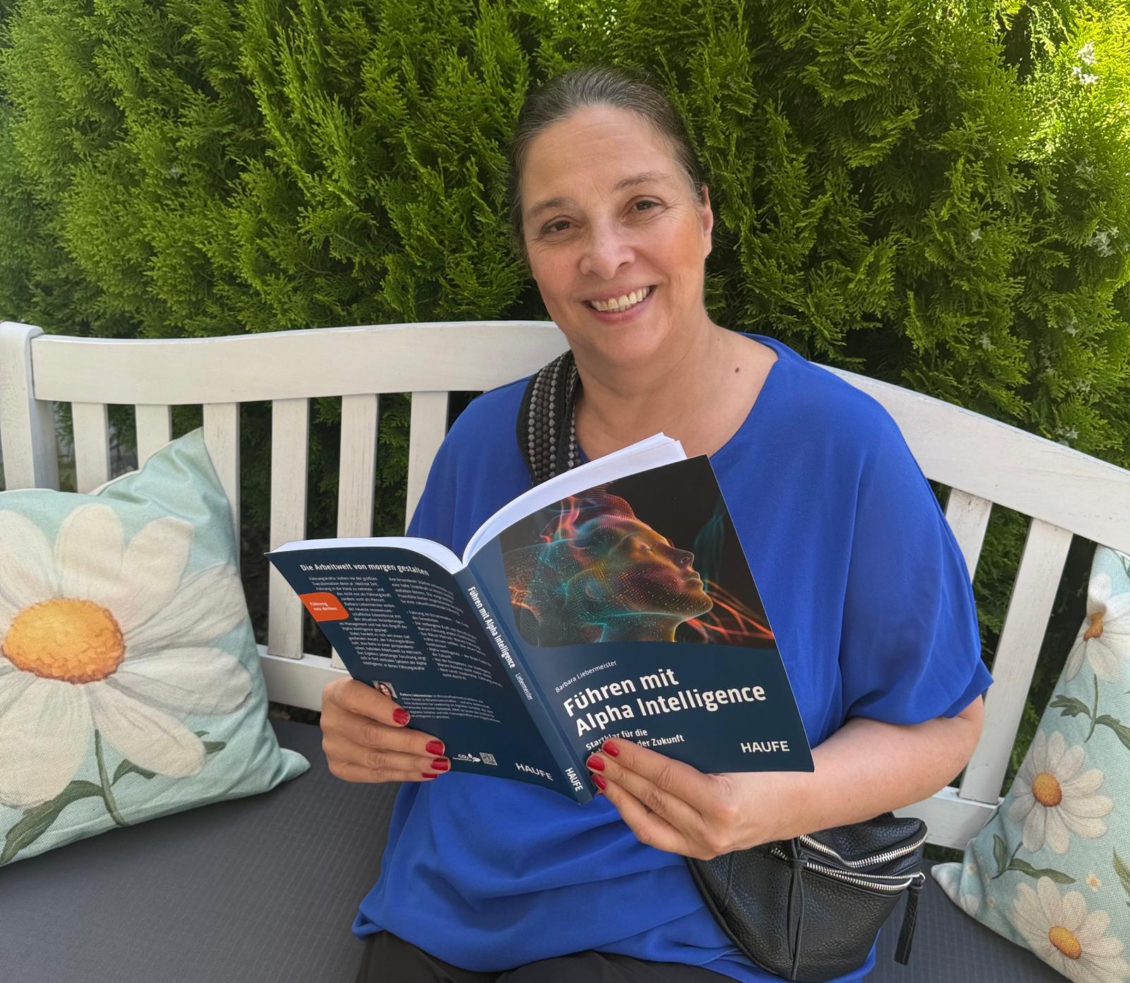 Birgit Hass bespricht Führen Mit Alpha Intelligence