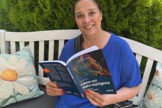 Birgit Hass bespricht Führen Mit Alpha Intelligence